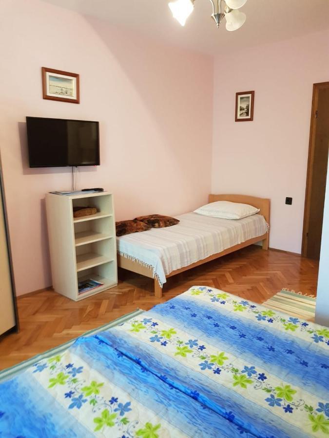 Apartments And Rooms With Parking Space Jezera, Murter - 5082 Bagian luar foto
